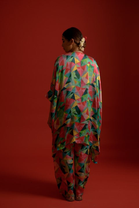 Kaftan And Pants With Button Work