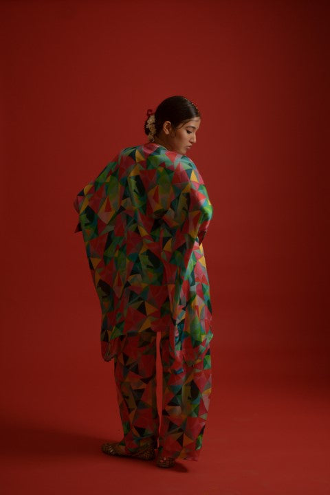 Kaftan And Pants With Button Work